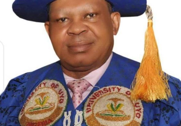 UNIUYO Students, Lecturers Get Award from Alumni
